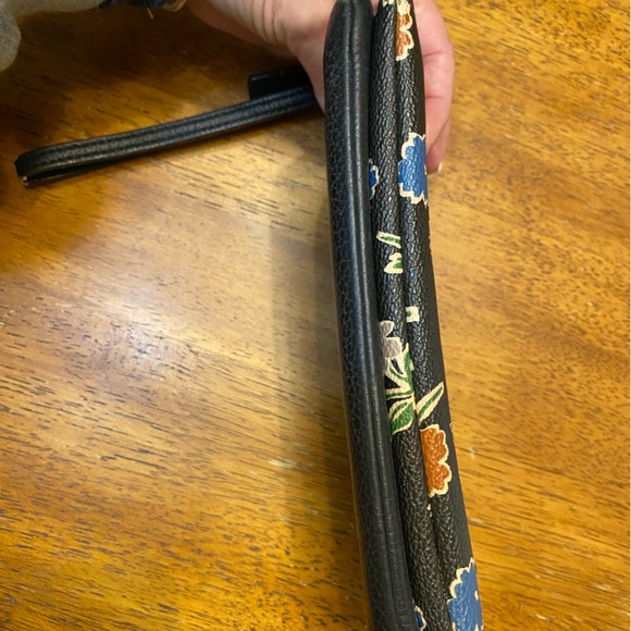 Coach wristlet - Picture 4 of 10